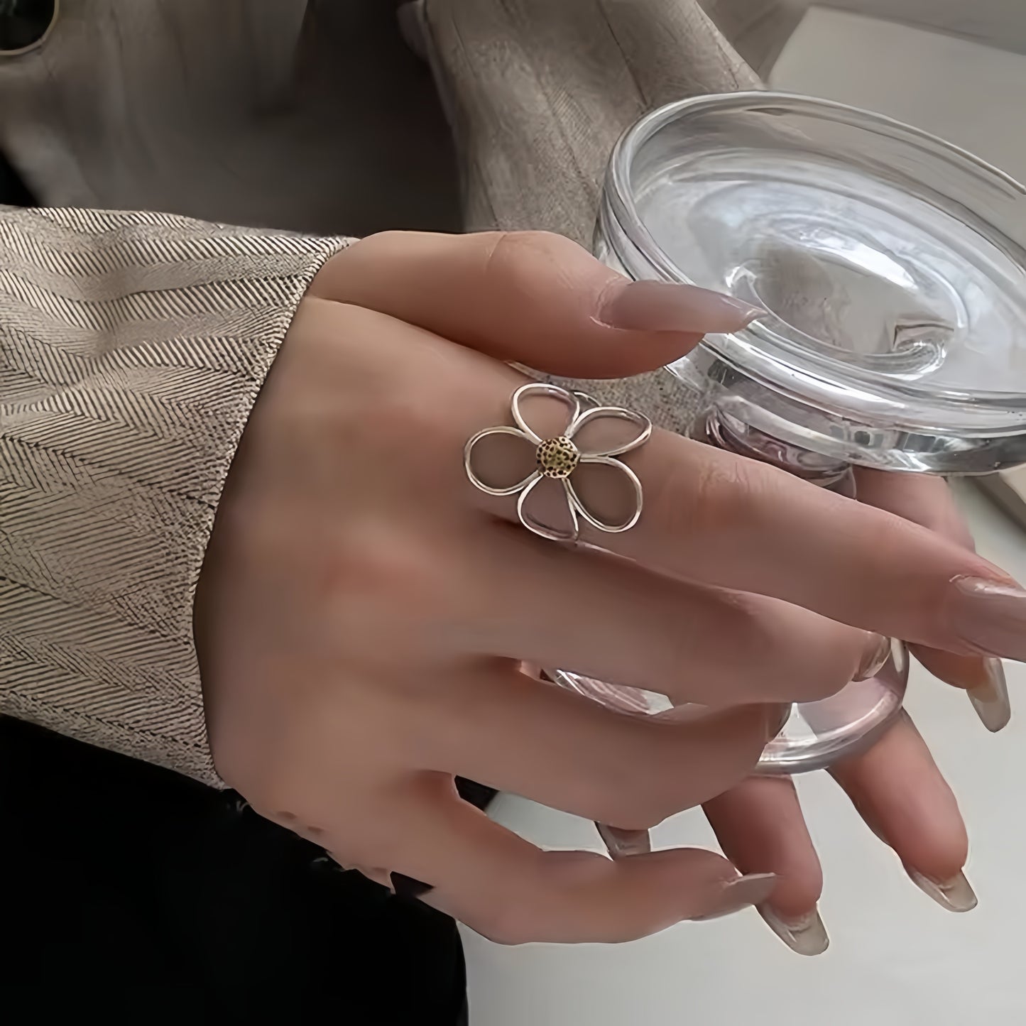 Bloom Airy Silver Floral Ring