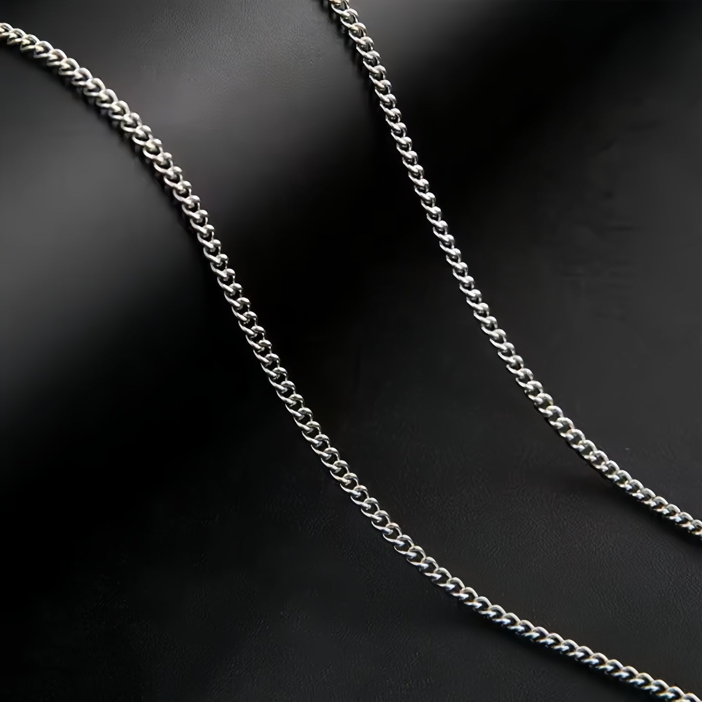 Men's Silver Tone Curb Chain Necklace - Minimalist Casual Style for Everyday Wear
